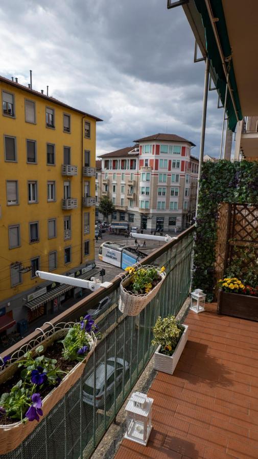 Beautiful Floral Apartment On Navigli Mediolan Zewnętrze zdjęcie