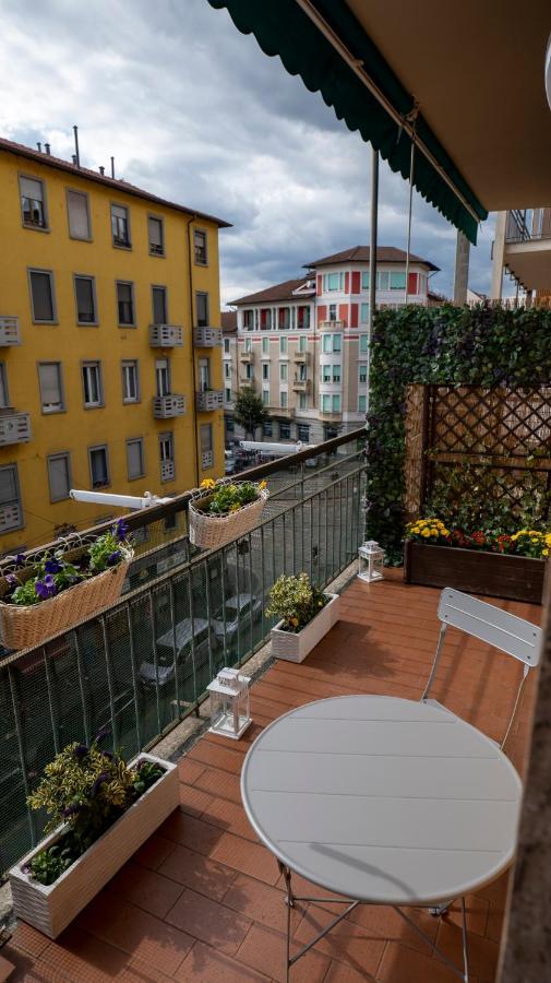 Beautiful Floral Apartment On Navigli Mediolan Zewnętrze zdjęcie